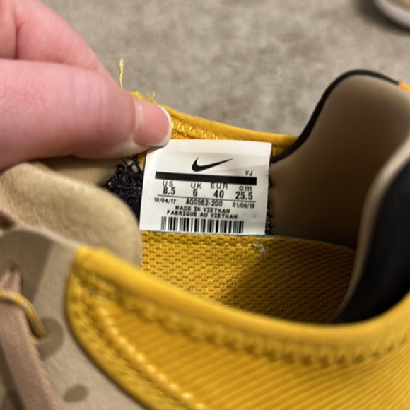 Nike running shoes - Picture 3 of 3